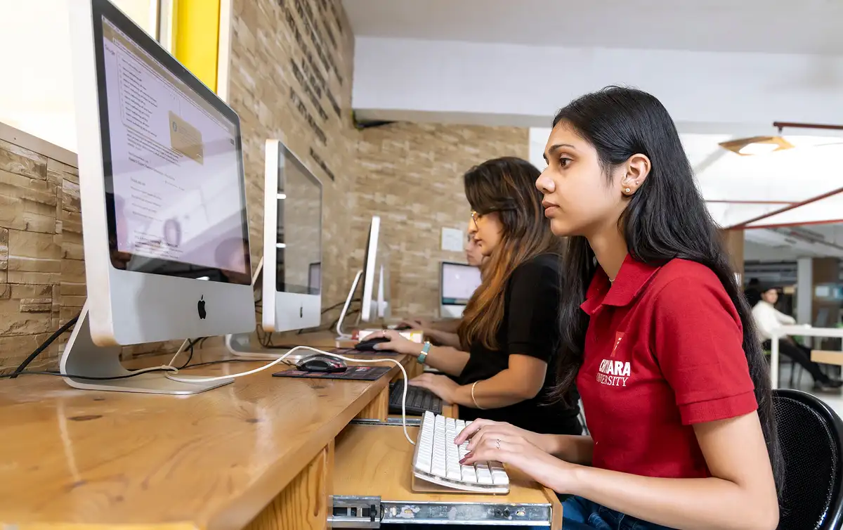 The MBA in Data Science & Artificial Intelligence program encourages peer learning and collaboration, helping students develop problem-solving and analytical thinking skills in real-world settings.