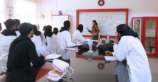 B.Sc in MRIT students attending lecture on medical imaging techniques